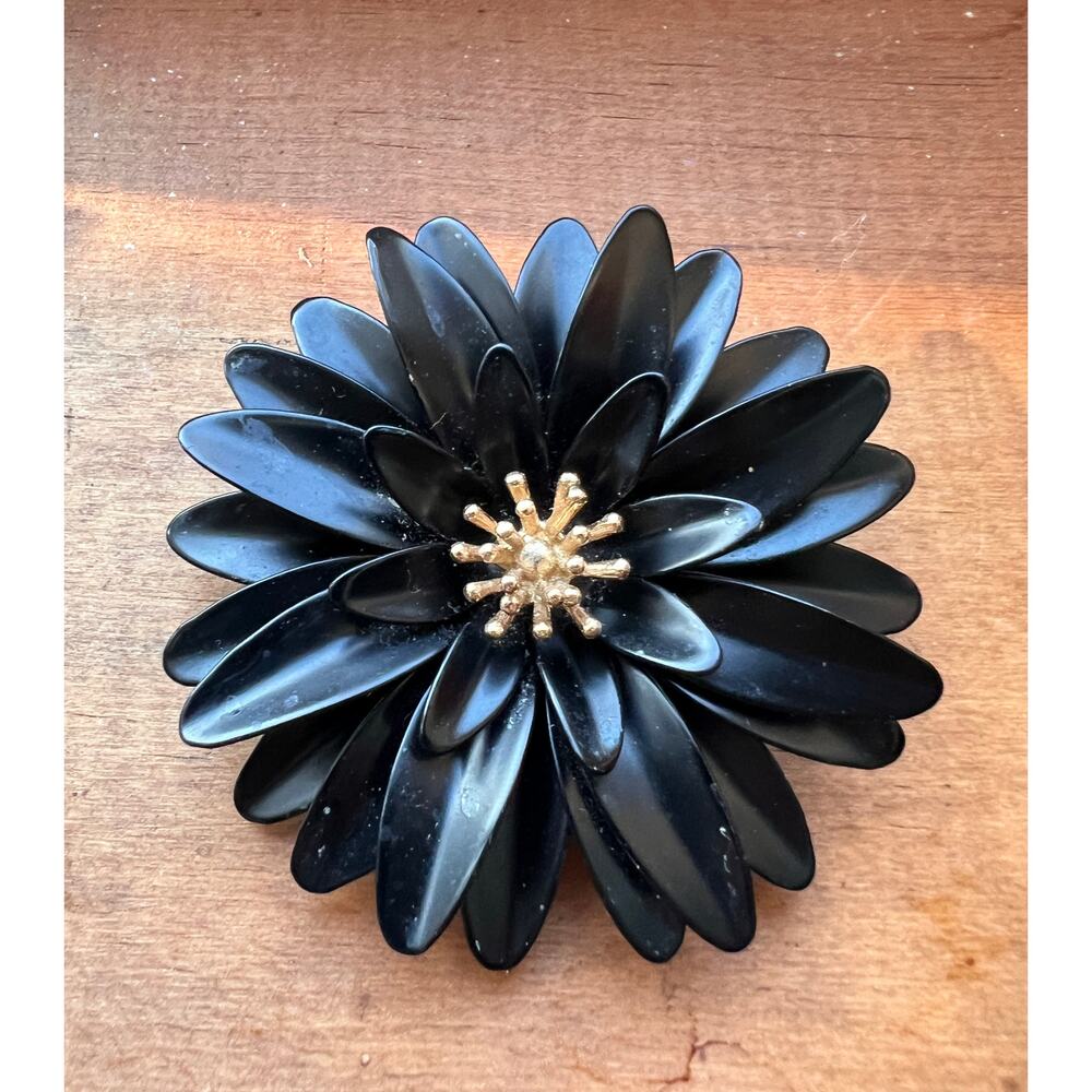 MCM crown Trifari large black gold flower brooch statement vintag victorian goth